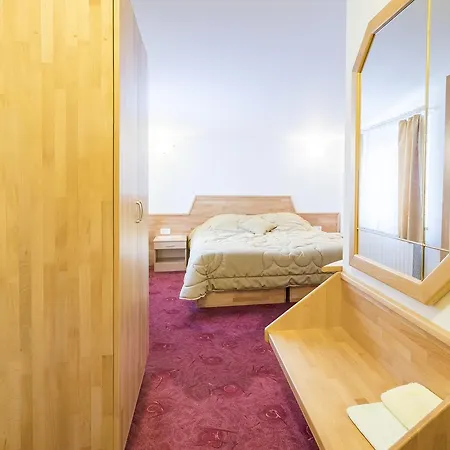 Finida, Motel, Restavracija In Pivovarna * Obrov