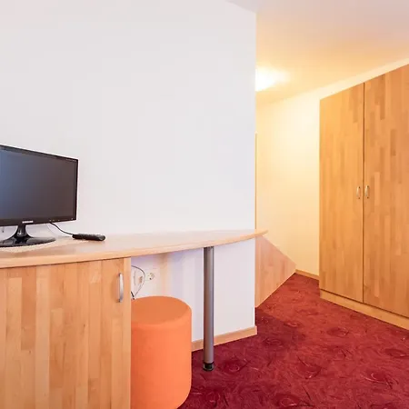 Μοτέλ Finida, Motel, Restavracija In Pivovarna Obrov